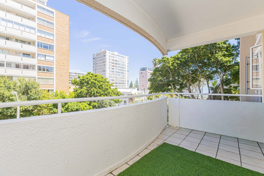 To Let 2 Bedroom Property for Rent in Sea Point Western Cape